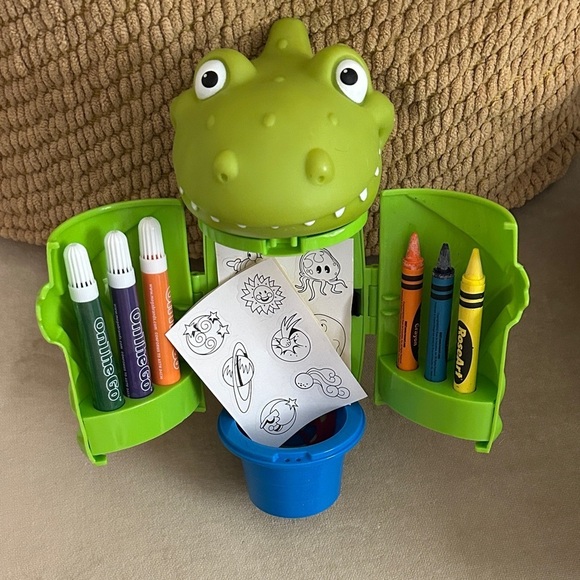 Crayola Other - Crayola Green Dinosaur Creativity Kit